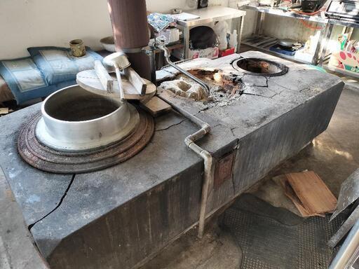 へっついさん 竃 かまど 竈門 (ひでぃ) 宇陀の家庭用品《ガーデニング