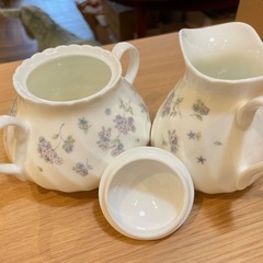 A7087【ウェッジウッド】エイプリルフラワー シュガーポット クリーマーの画像