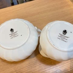 A7087【ウェッジウッド】エイプリルフラワー シュガーポット クリーマーの画像