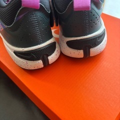 NIKE 子供用　　バスケシューズ　20.5cmの画像