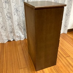 引き出し収納家具の画像