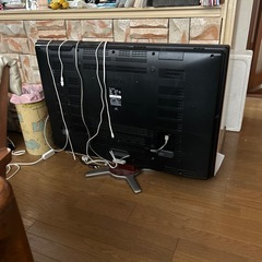 使えるか不明のAQUOS 特大液晶テレビ