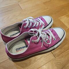 CONVERSEピンクスニーカー