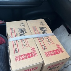 1ケース　期限切　ボンド ＭＰＸ－１ 色調	ホワイト ※他1色 NET（個装）	333ml 価格（税込）	オープン価格 品番	＃57878 JANコード	4901490 578788 個装	サイズ（重量）	W51×D51×H320（532g） 内箱	入数	10本 サイズ（重量）	W265×D110×H330（6kg） 外箱	入数	20本 サイズ（重量）	W265×　の画像