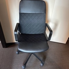 IKEAのRENBERGETワークチェア（ブラック）
