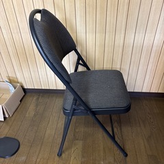 折り畳み椅子
の画像