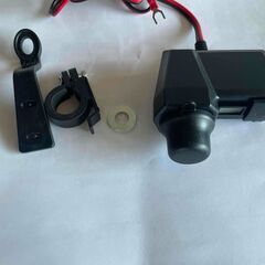 新品　未使用です。バイク USB電源