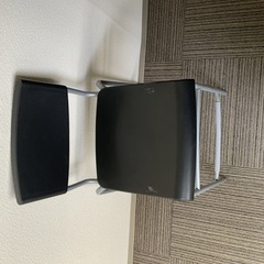 スタッキングチェア 黒 シンプルデザイン