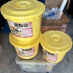 漬物樽20L×2  15L×1