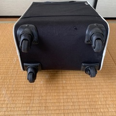 キャリーバッグ　機内持ち込みOKの画像