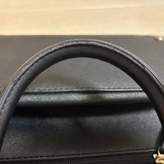 GUSCIO グッシオ　ブラック　花柄　ハンドバッグの画像