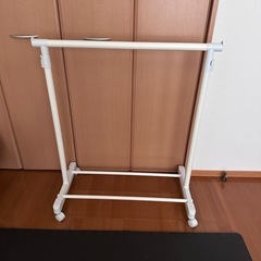 ニトリ ハンガーラック シングル (HT2c ホワイト) 使用期間短め