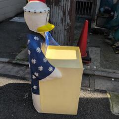 鳥の大型人形（身長130？位）の画像