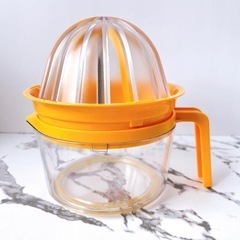 新品訳あり✨️ 生搾り器 フルーツ 搾り器 果汁 ジュース 手動の画像