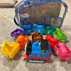 トーマス知育玩具とベビー浮き輪