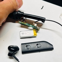 SBH70  ジャンク　
イヤホン SONY の画像
