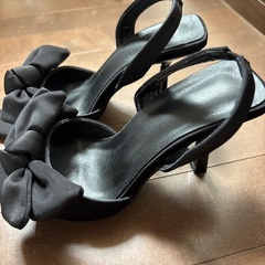 リボン付きサンダルの画像