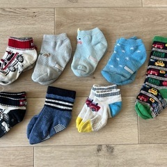 子供服 靴下、パジャマ、帽子