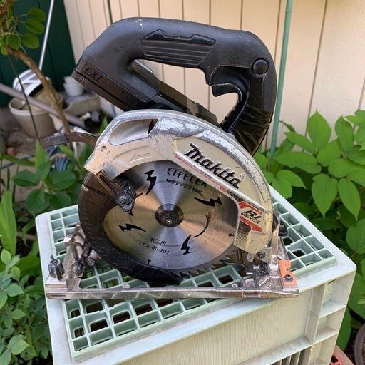 マキタ　165mm充電マルノコ　HS631D