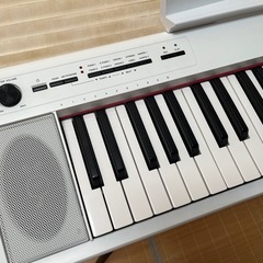 ヤマハ YAMAHA 電子キーボード piaggero ホワイト NP-12 の画像