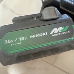 HiKOKI ハイコーキバッテリー２個　充電器の画像