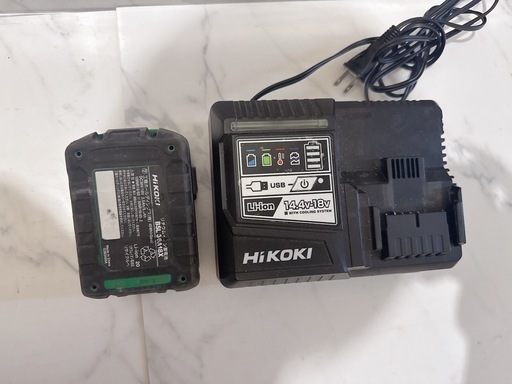 HiKOKI ハイコーキバッテリー２個　充電器
