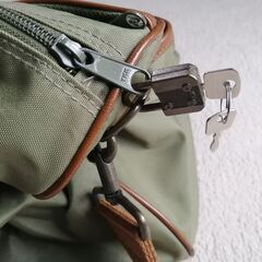 【無料】緑色のボストンバッグの画像