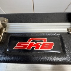 SKB ギターハードケースの画像