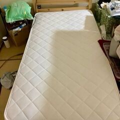 木製ベッド・マットレス付き