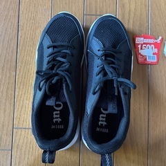 workmanブラックスニーカー24.5センチの画像