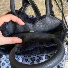 美品　未使用　ふわふわ　ミニバッグの画像