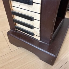 アンティーク風　ピアノ　棚の画像