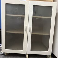 キッチンキャビネット
