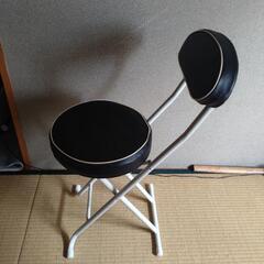 折りたたみ式椅子の画像
