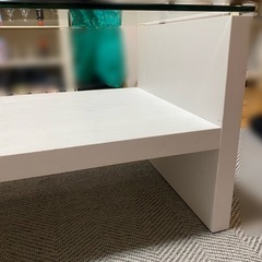 ガラステーブルの画像