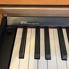 電子ピアノ　Roland HP103の画像