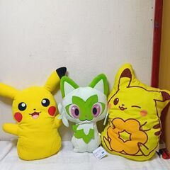 ポケモン　ピカチュウ＆ニャオハ特大クッション＆ピカチュウ、ミスド...