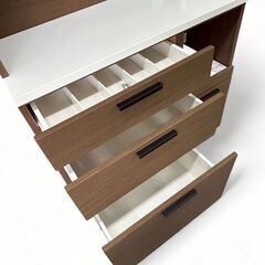 【美品】ニトリ キッチンボード 食器棚 シンプル 木目調  多収納 コンセント付 上下分割可の画像