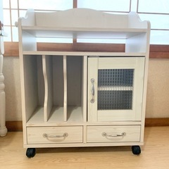 小家具　小物入れ　本立て　棚　ローラー付き　キャビネットの画像