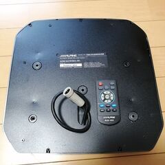 アルパイン フリップダウンモニターの画像