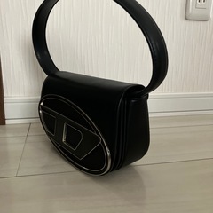 DIESELレザークロスボディバッグの画像