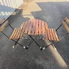 折りたたみテーブルと椅子セット