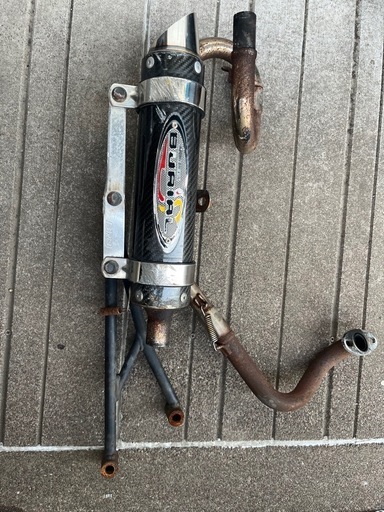 v125   マフラー　ベリアルgpトルネード