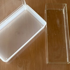 プラスチックケース２個