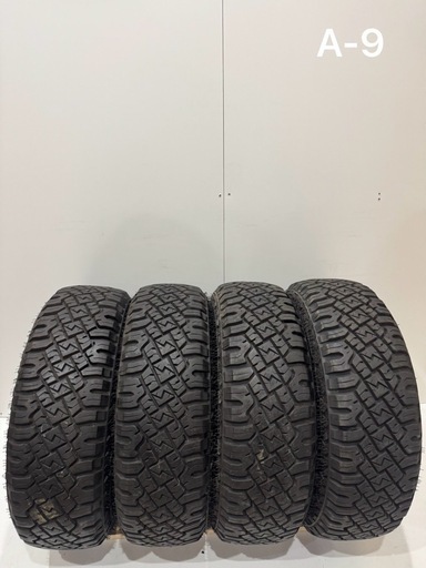 〜商談中〜[極上]SHICHIFUKU TIRES シチフクタイヤ 215/70R16LT 16インチ 8分山23年製4本中古相場 ¥17,700 クレジット決済可