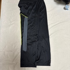 adidasパンツの画像