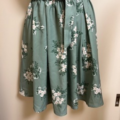 dazzlin グリーン花柄ワンピースの画像