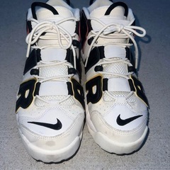 NIKEスニーカー　モアテン