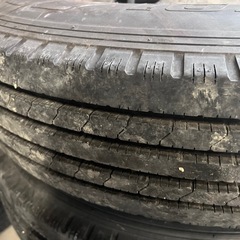 タイヤ　三菱ローザ　6本バリ溝の画像