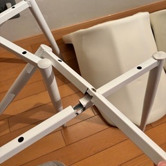 白いダイニングチェアの画像